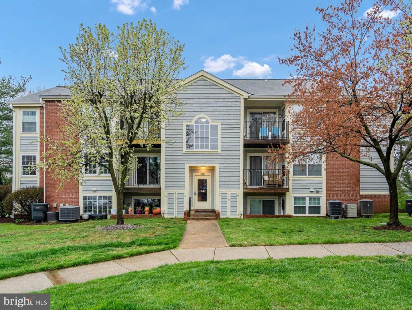 109 Water Fountain Way #203 — photo