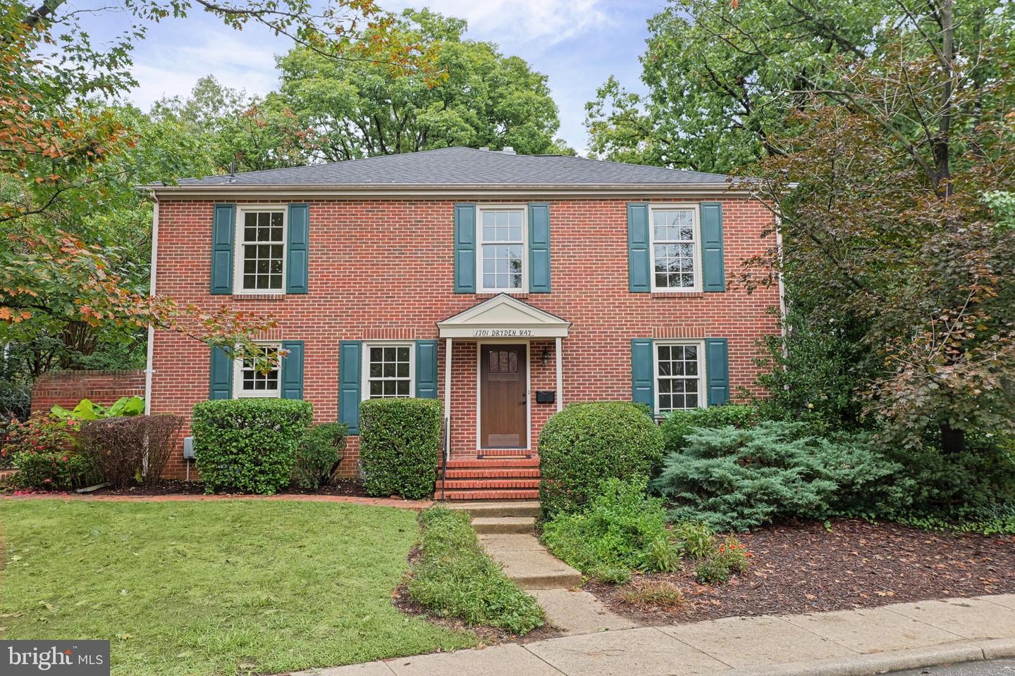 1701 Dryden Way — photo