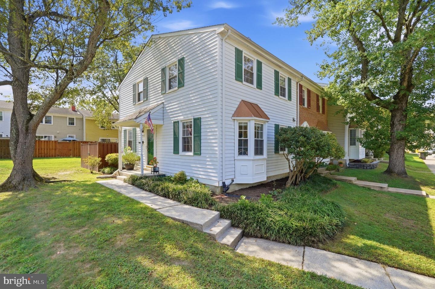 1757 Sharwood Pl — photo