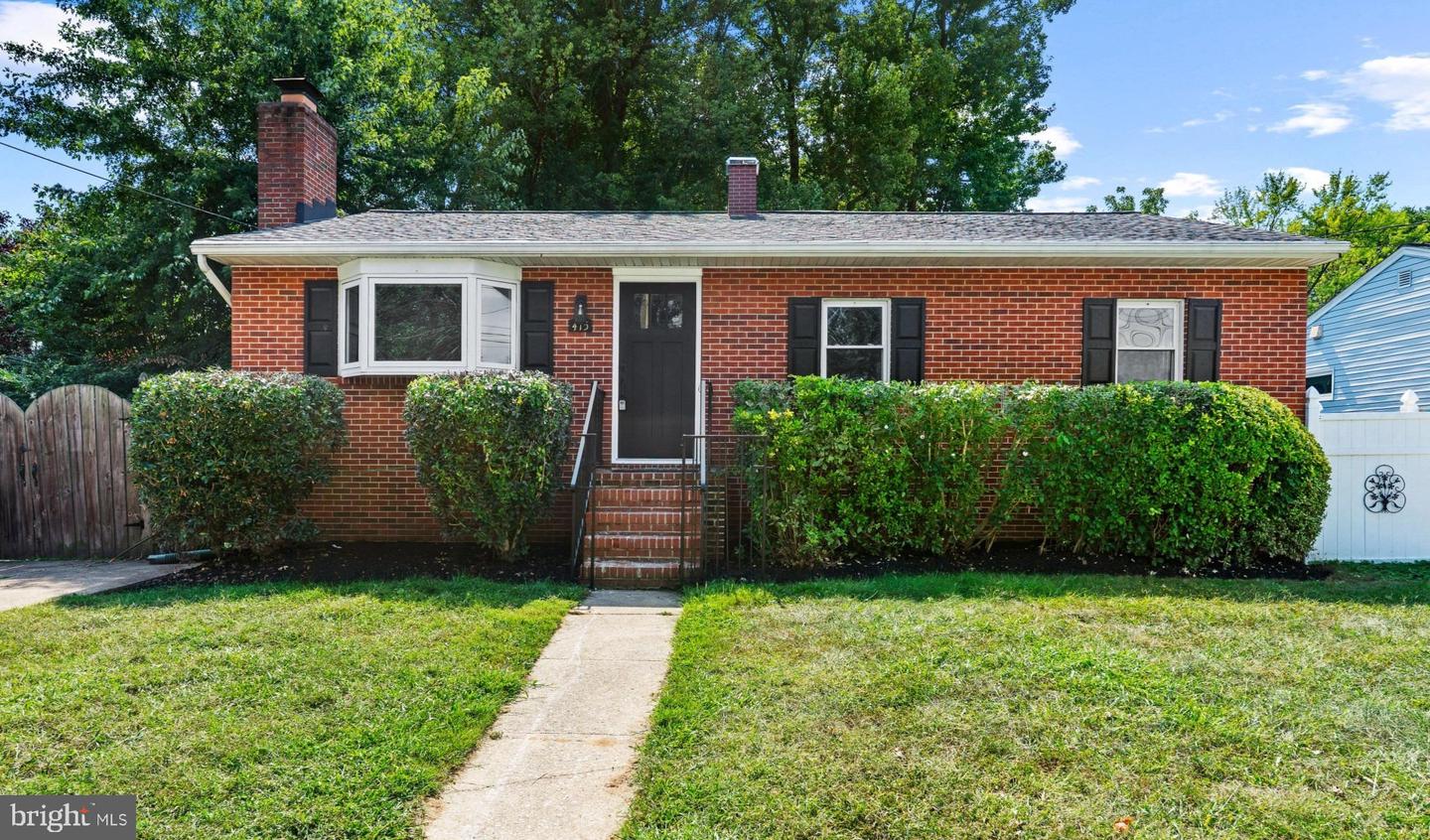 415 Arbor Dr — photo