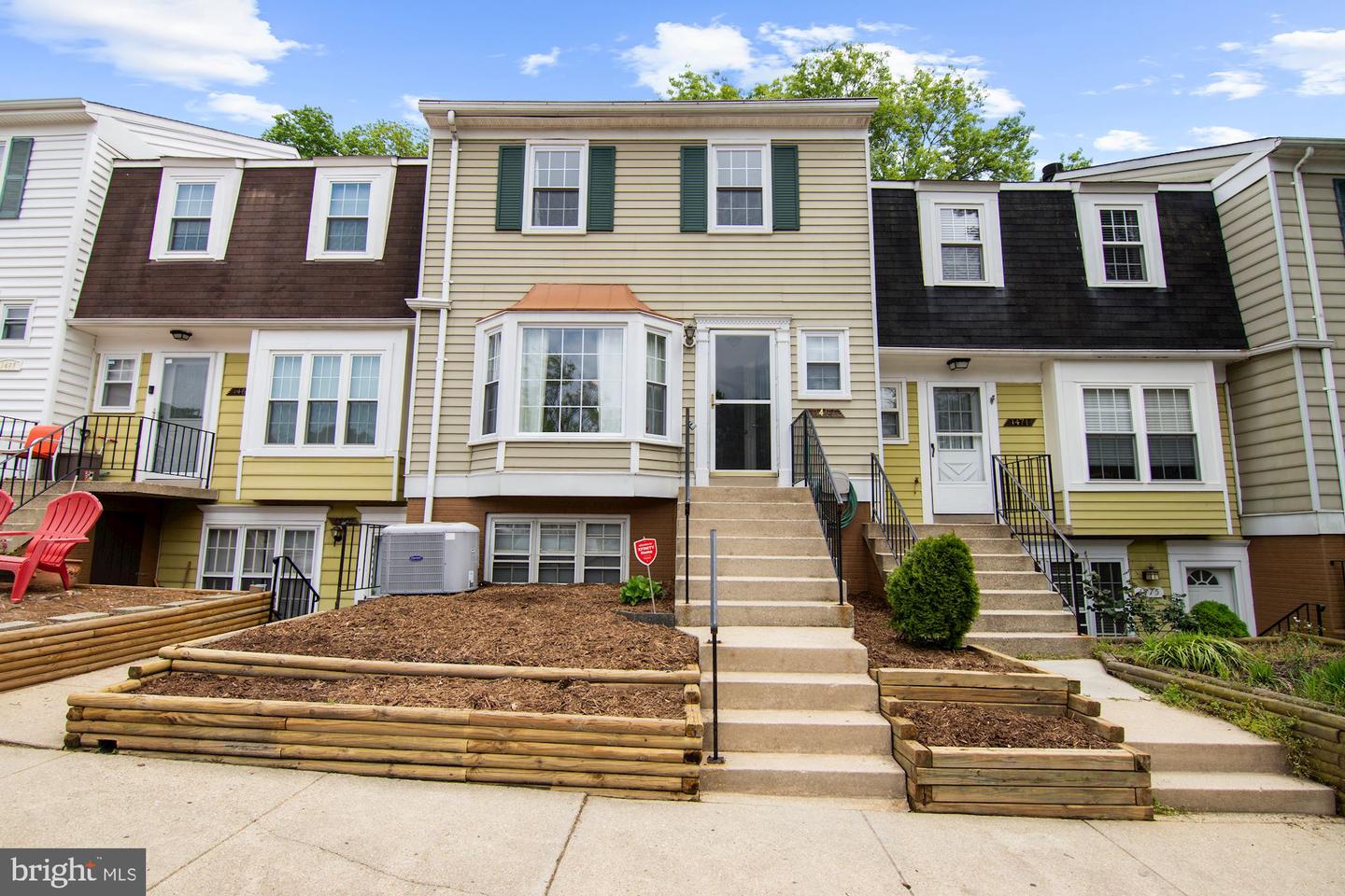 1467 Chatham Ct — photo