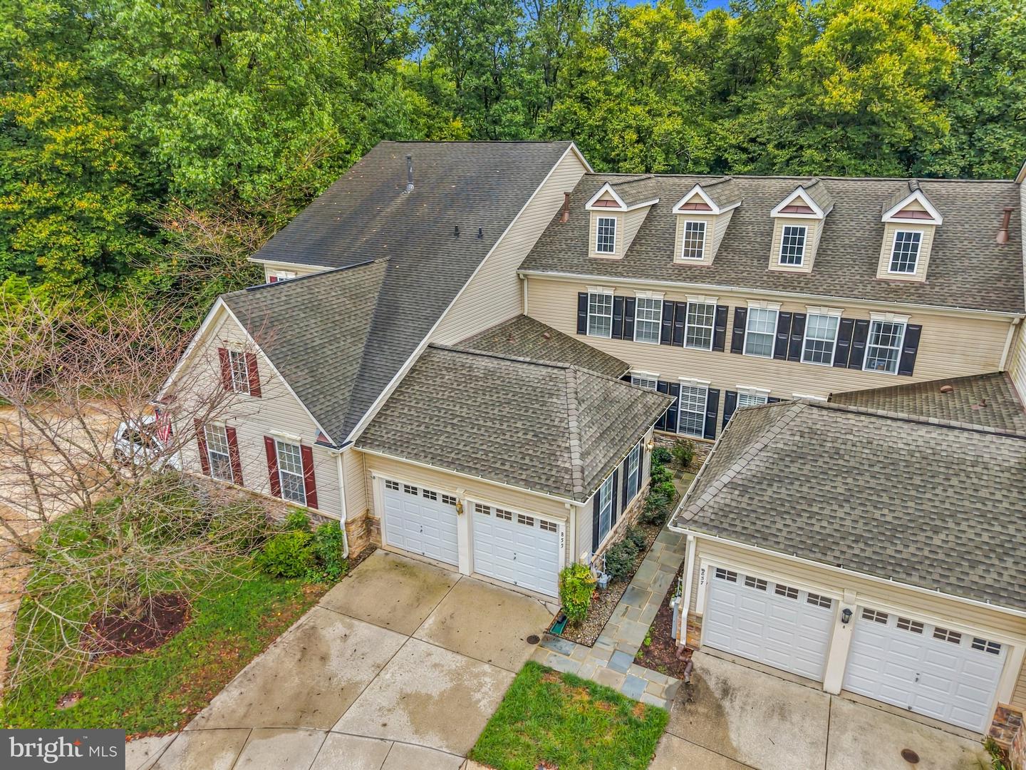 855 Thicket Ct — photo