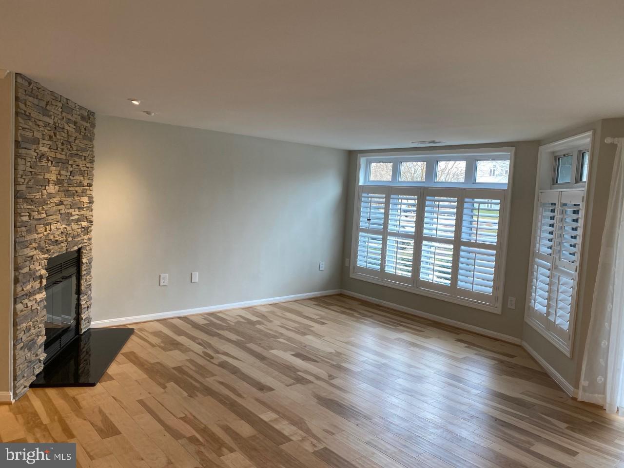 1129 Lake Heron Dr #1a — photo