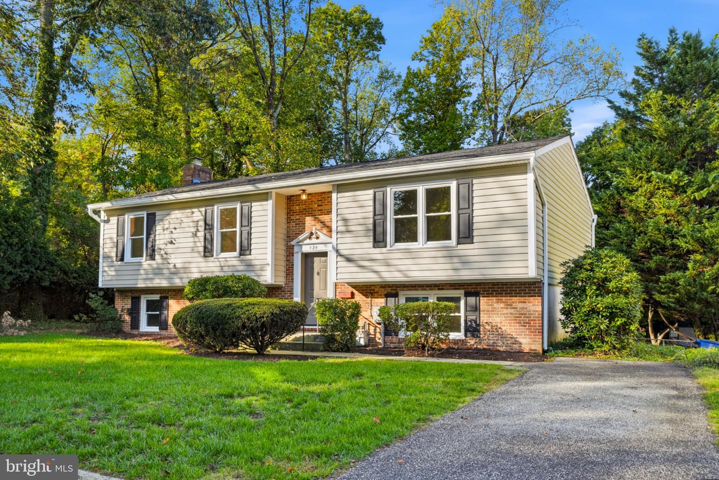 424 Halsey Rd — photo