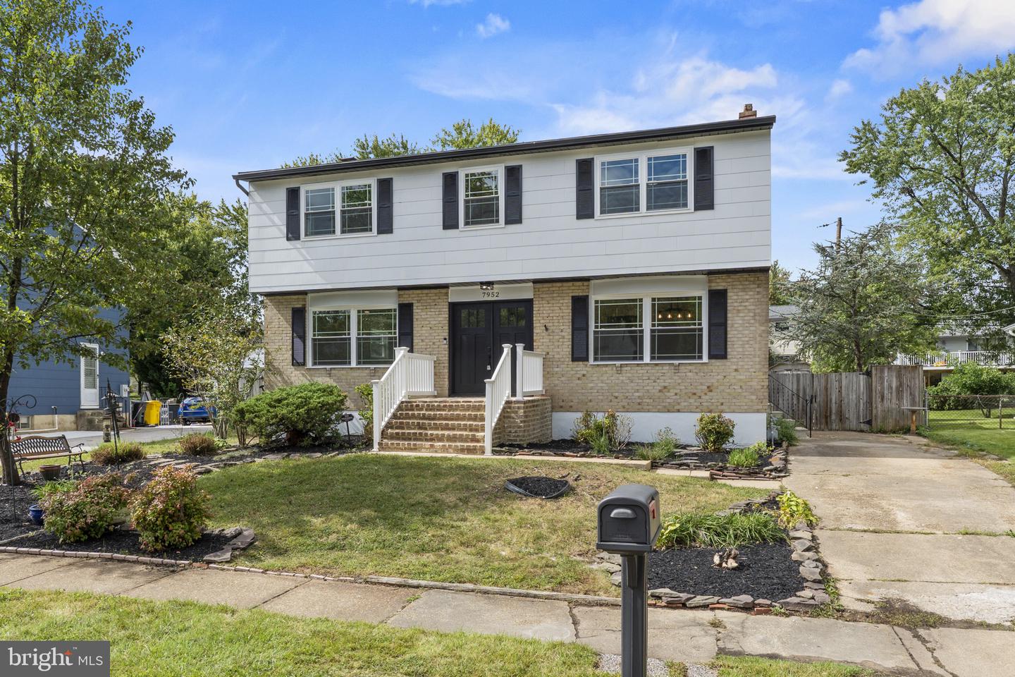 7952 Cross Creek Dr — photo