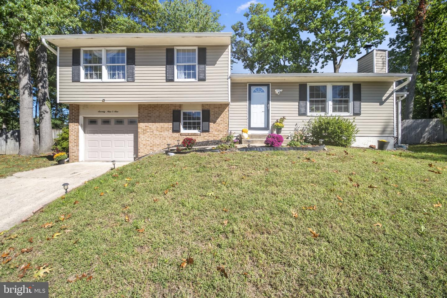 7909 Danbury Ct — photo