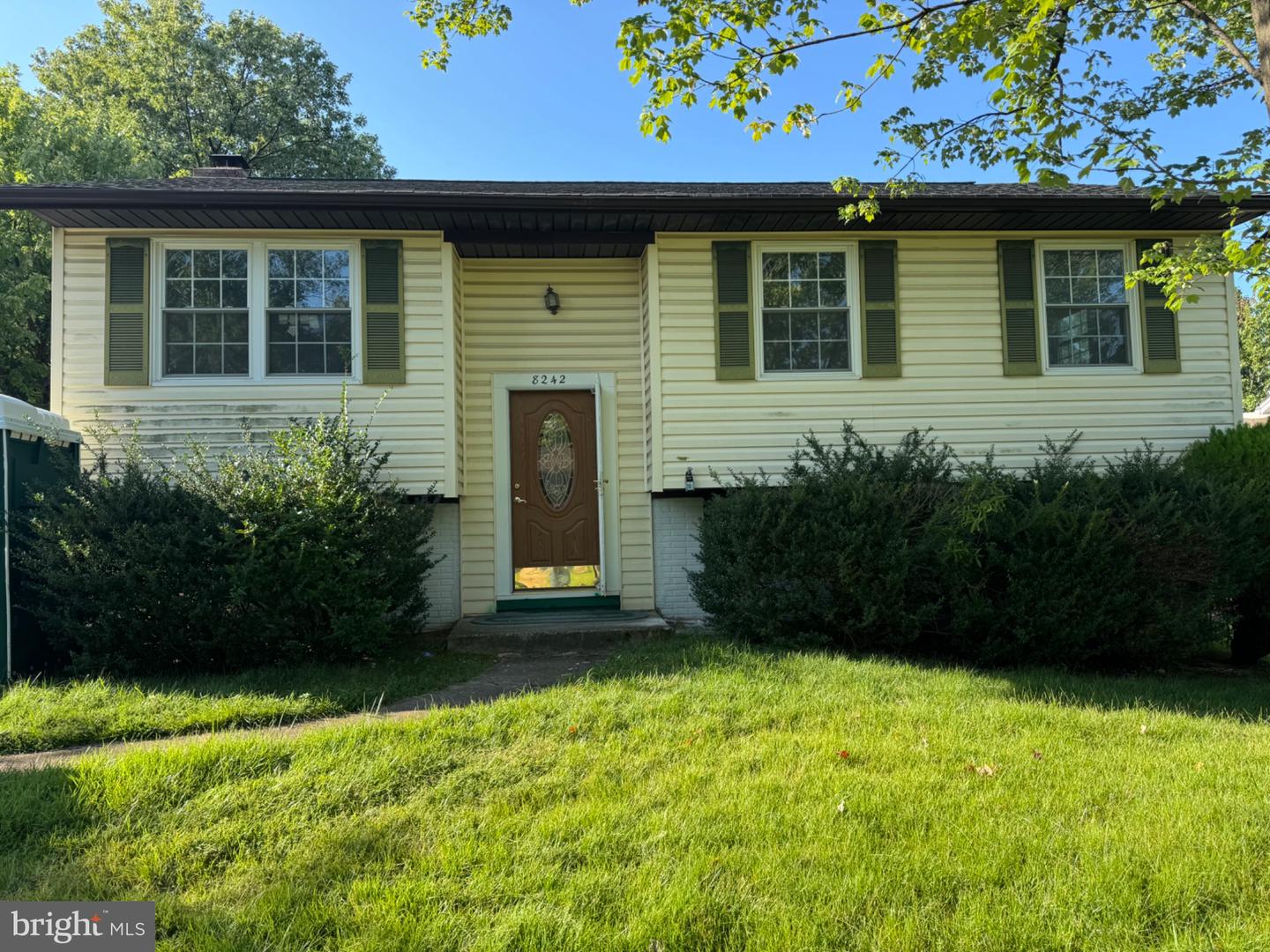 8242 Ahearn Rd — photo