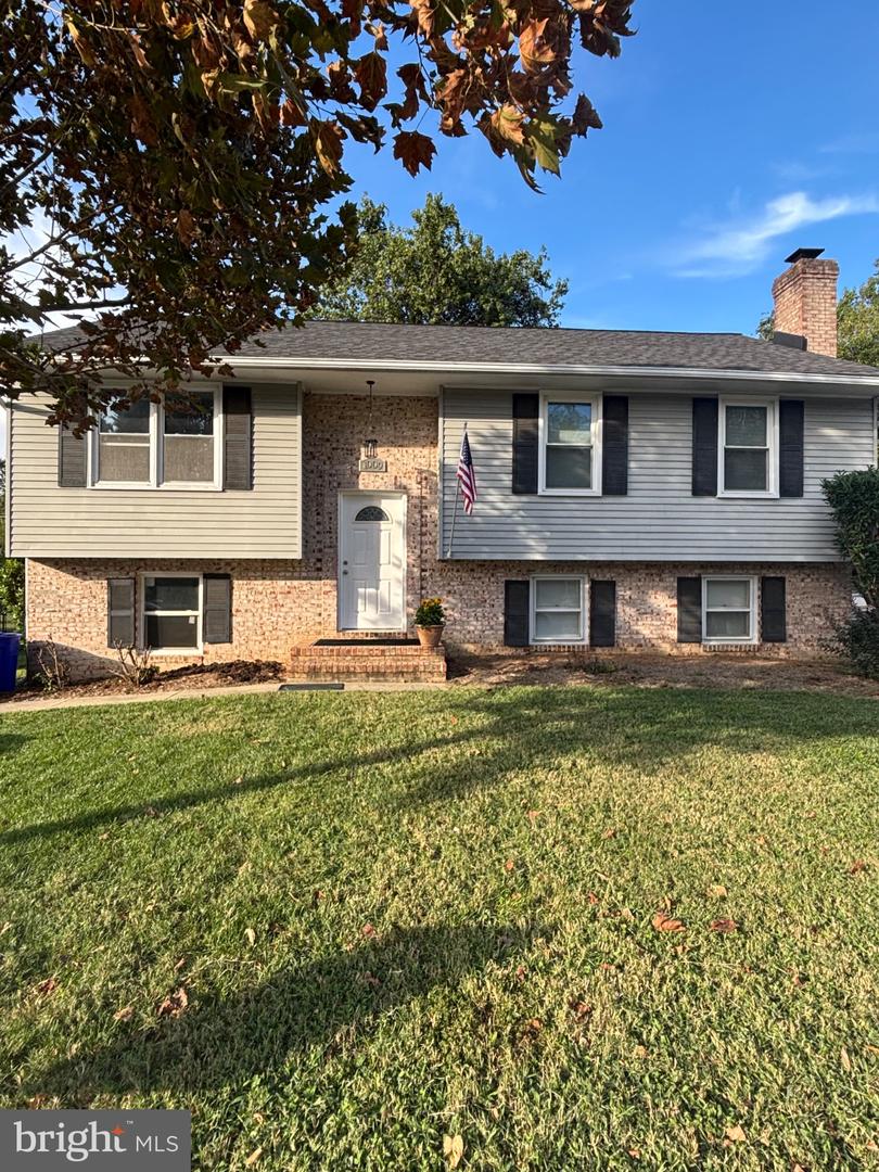 1009 Kensington Way — photo