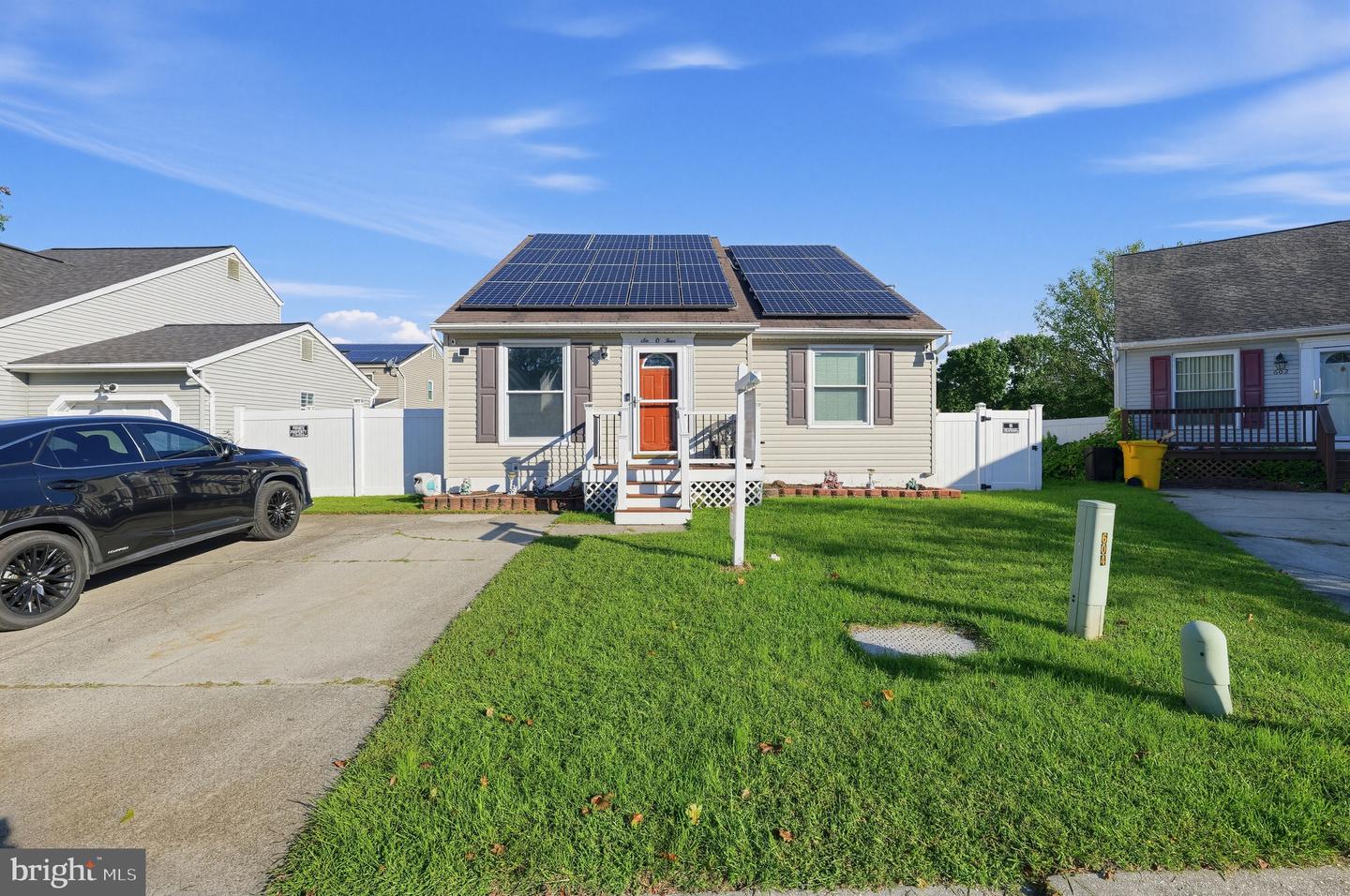 604 Gearing Ct E — photo