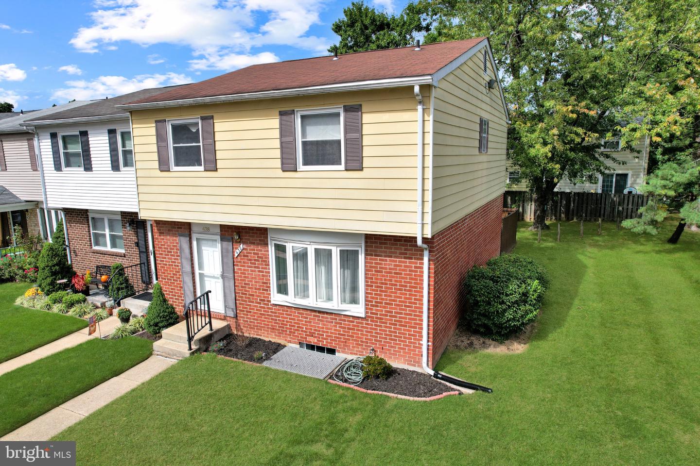 438 Hardmoore Ct — photo