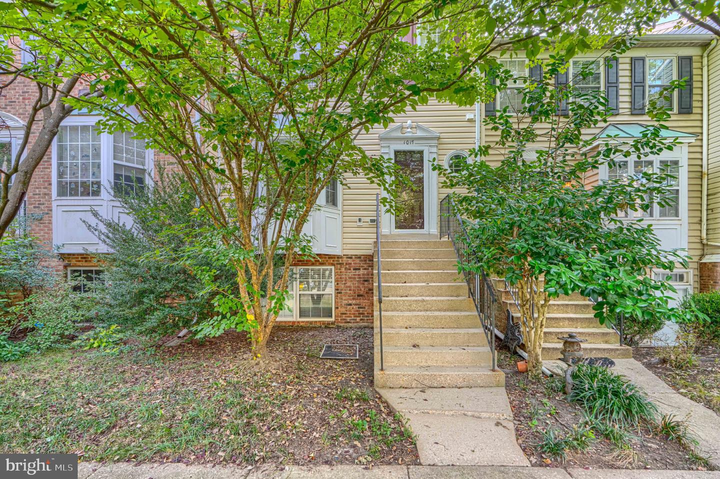 1017 Murdoch Ct — photo