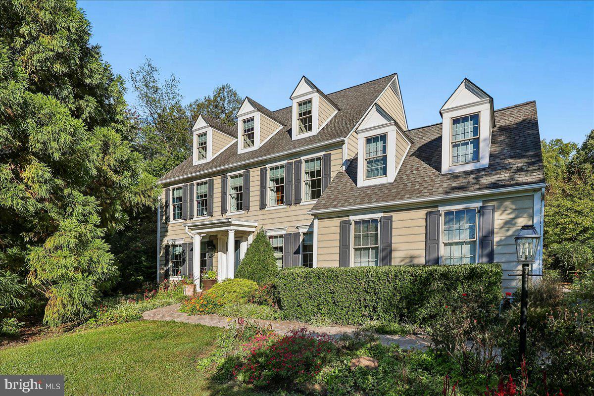 260 W Pasadena Rd — photo