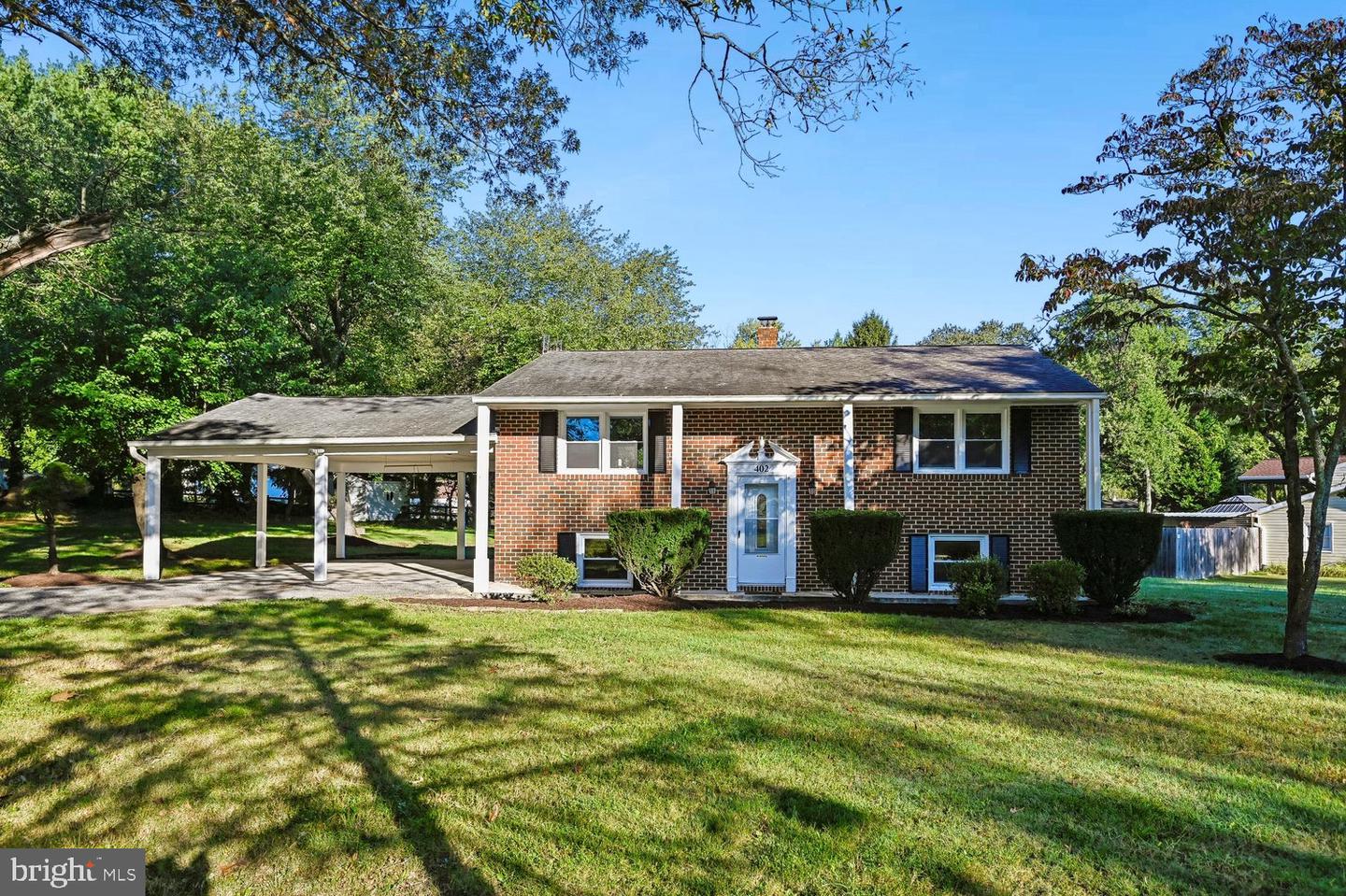 402 Aurora Dr — photo