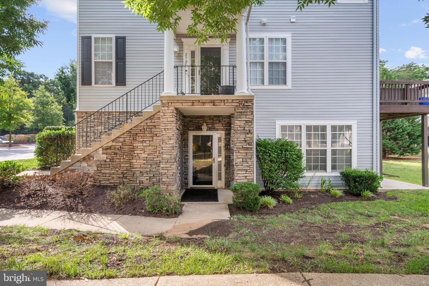 2703 Oak Leaf Ct #2703 — photo