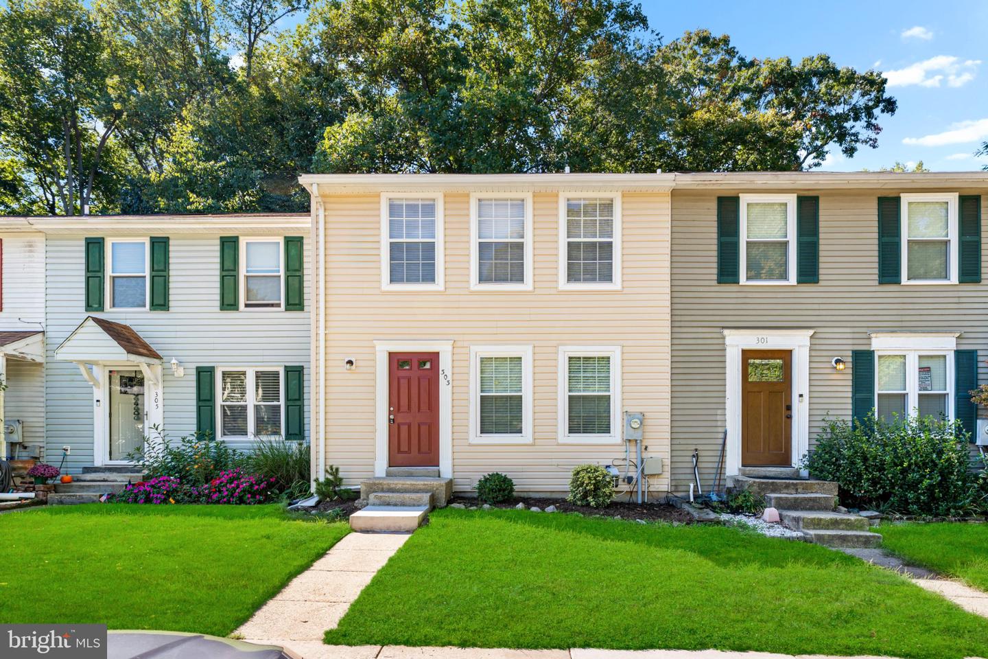 303 Wood Hollow Ct — photo