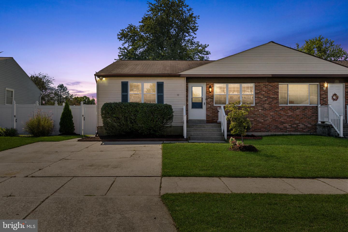 875 Turf Valley Dr — photo