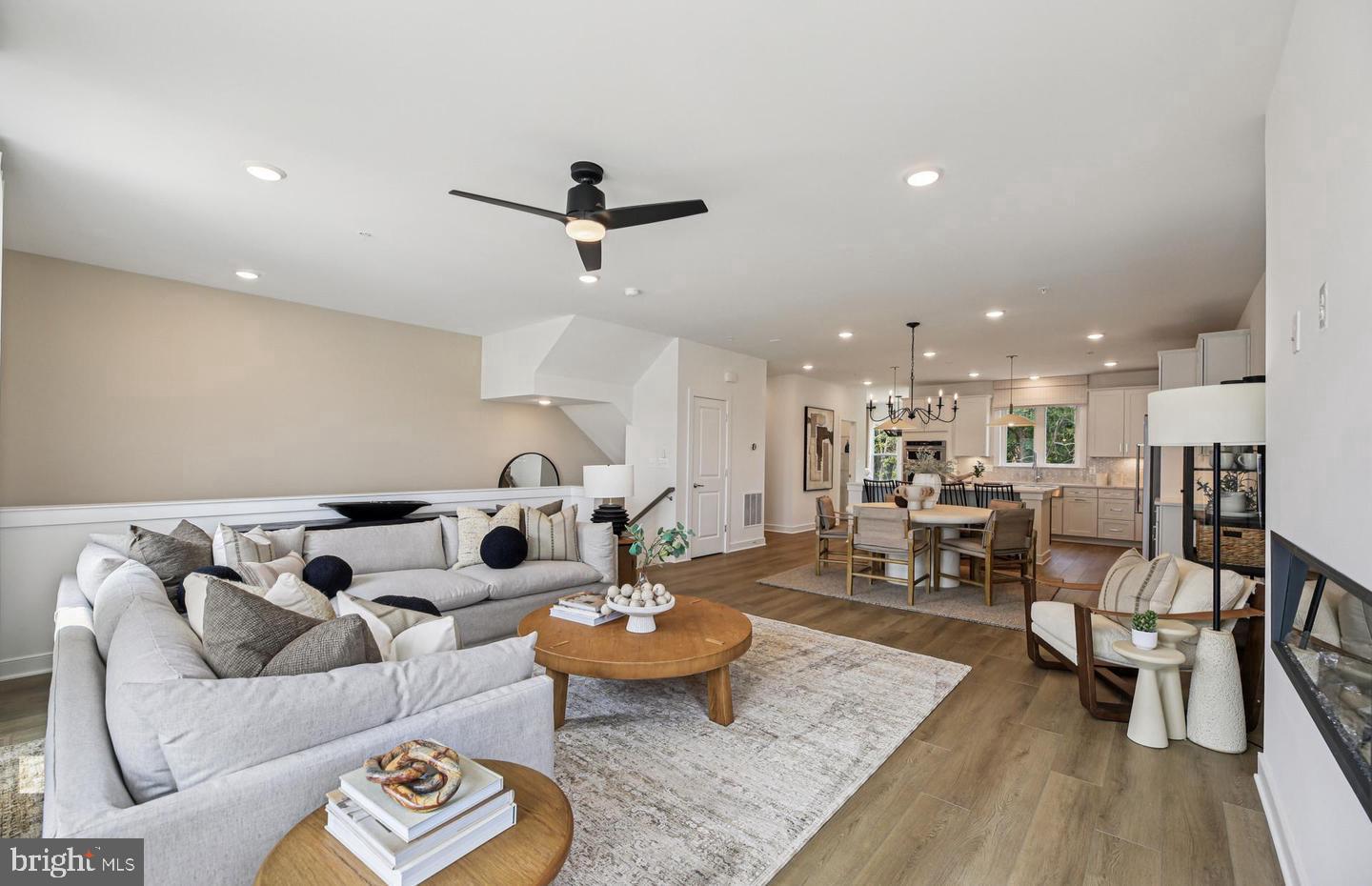 1160 Crested Wood Dr — photo