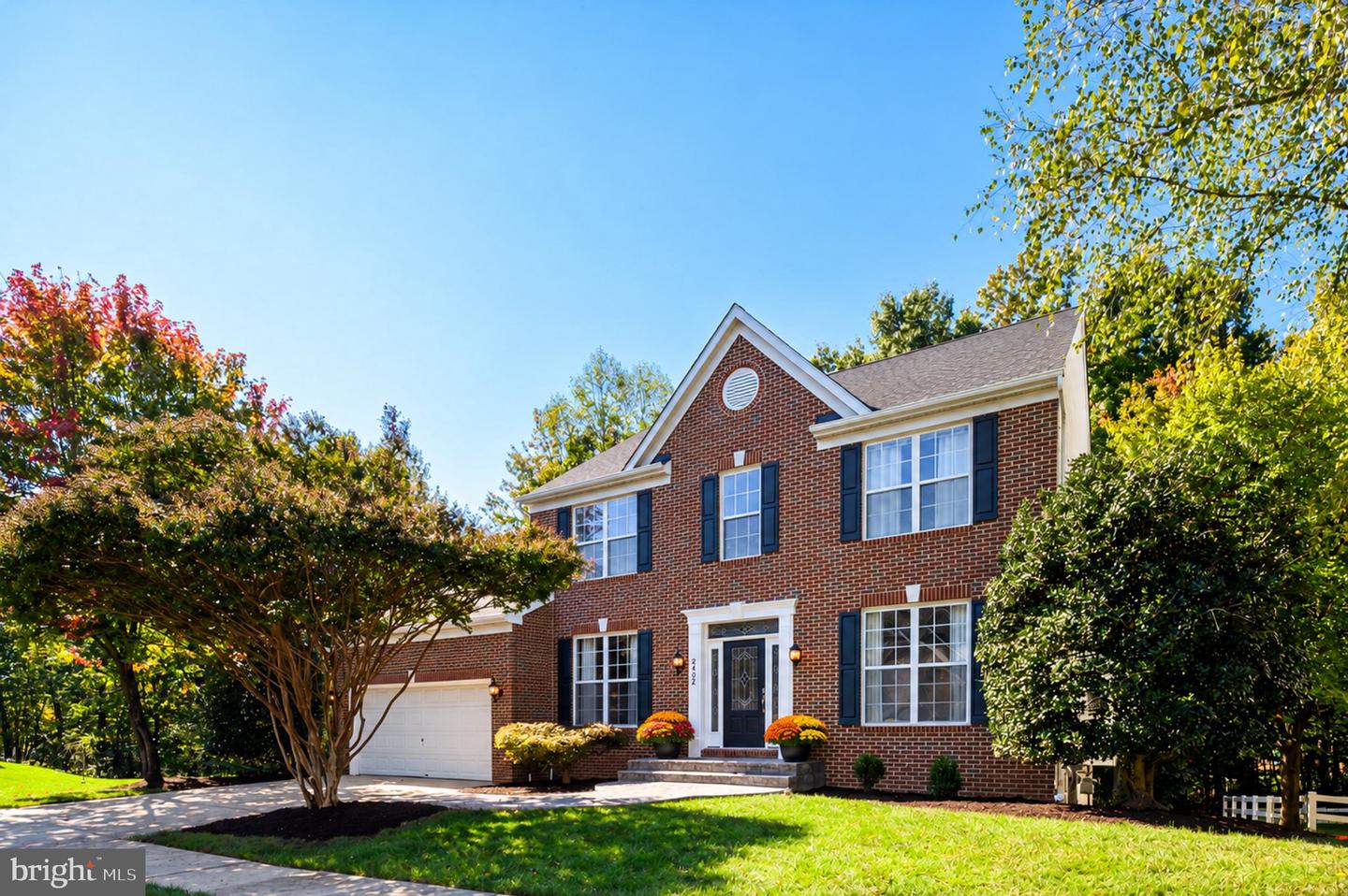 2402 Summershade Ct — photo