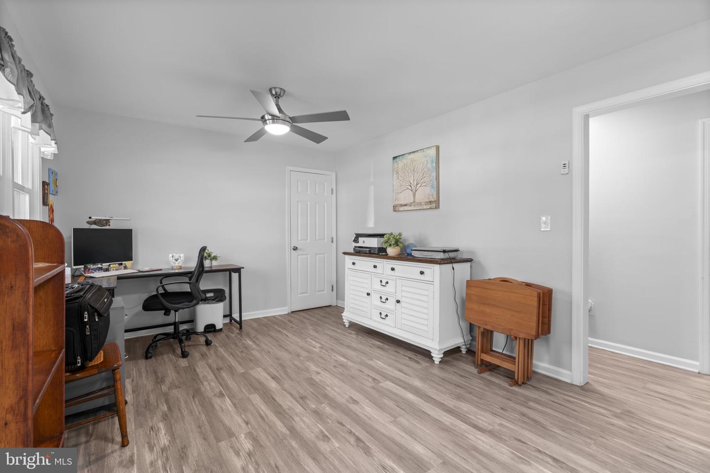 705 W Maple Rd — photo