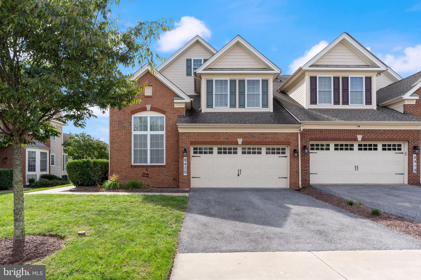 8420 Maple Brook Ln — photo