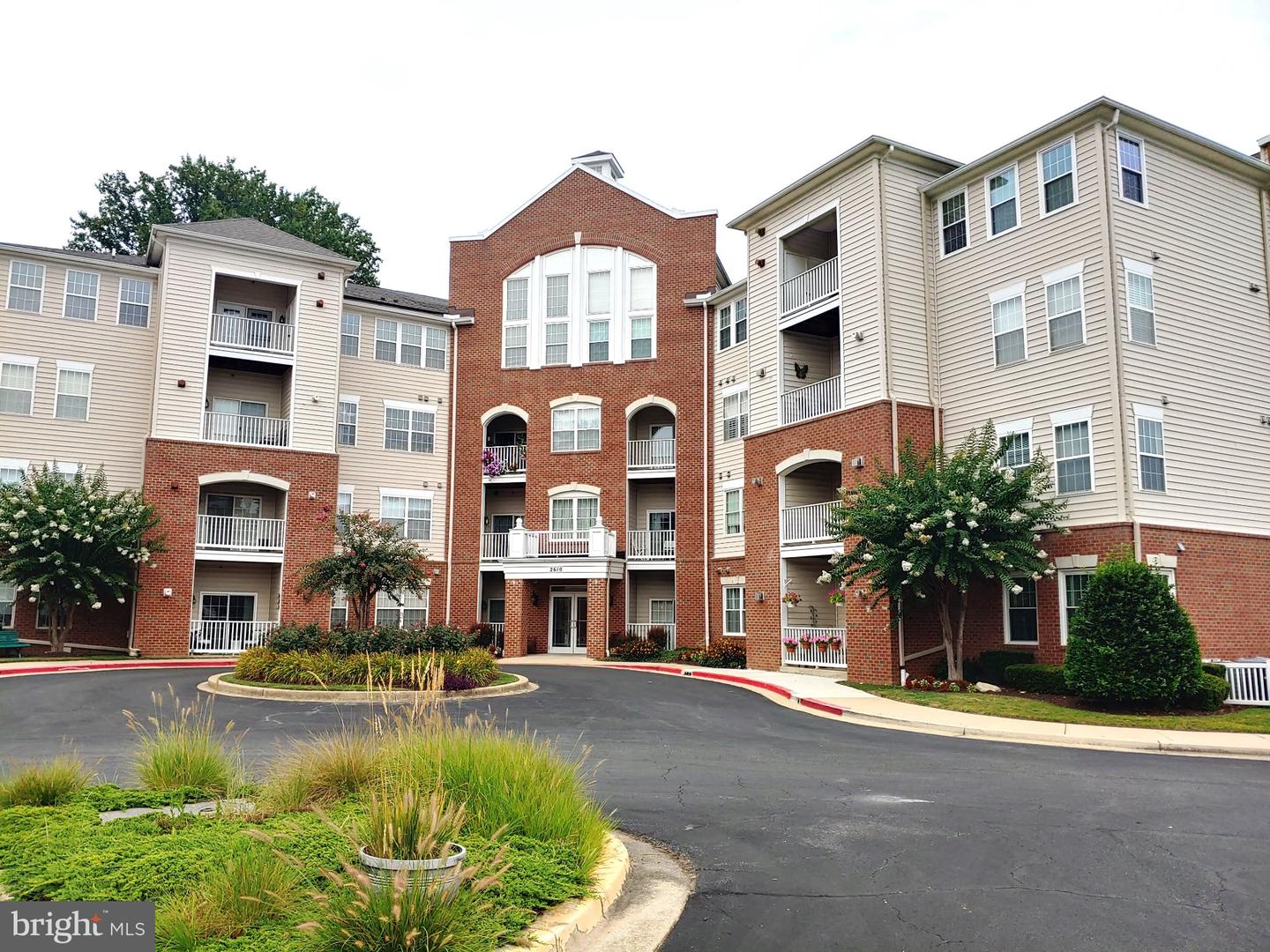 2610 Chapel Lake Dr #211 — photo