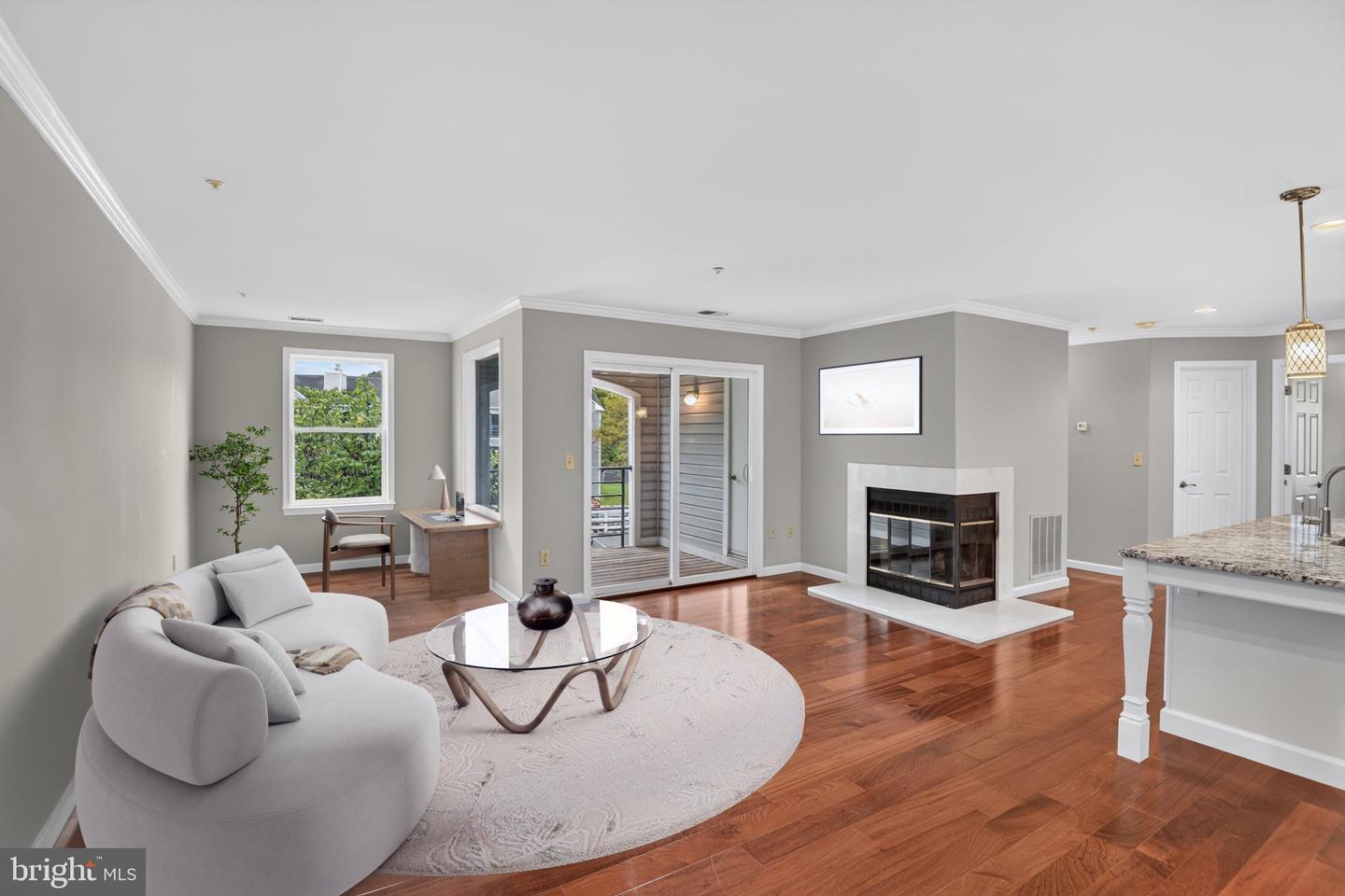 20 Greystone Ct #E — photo