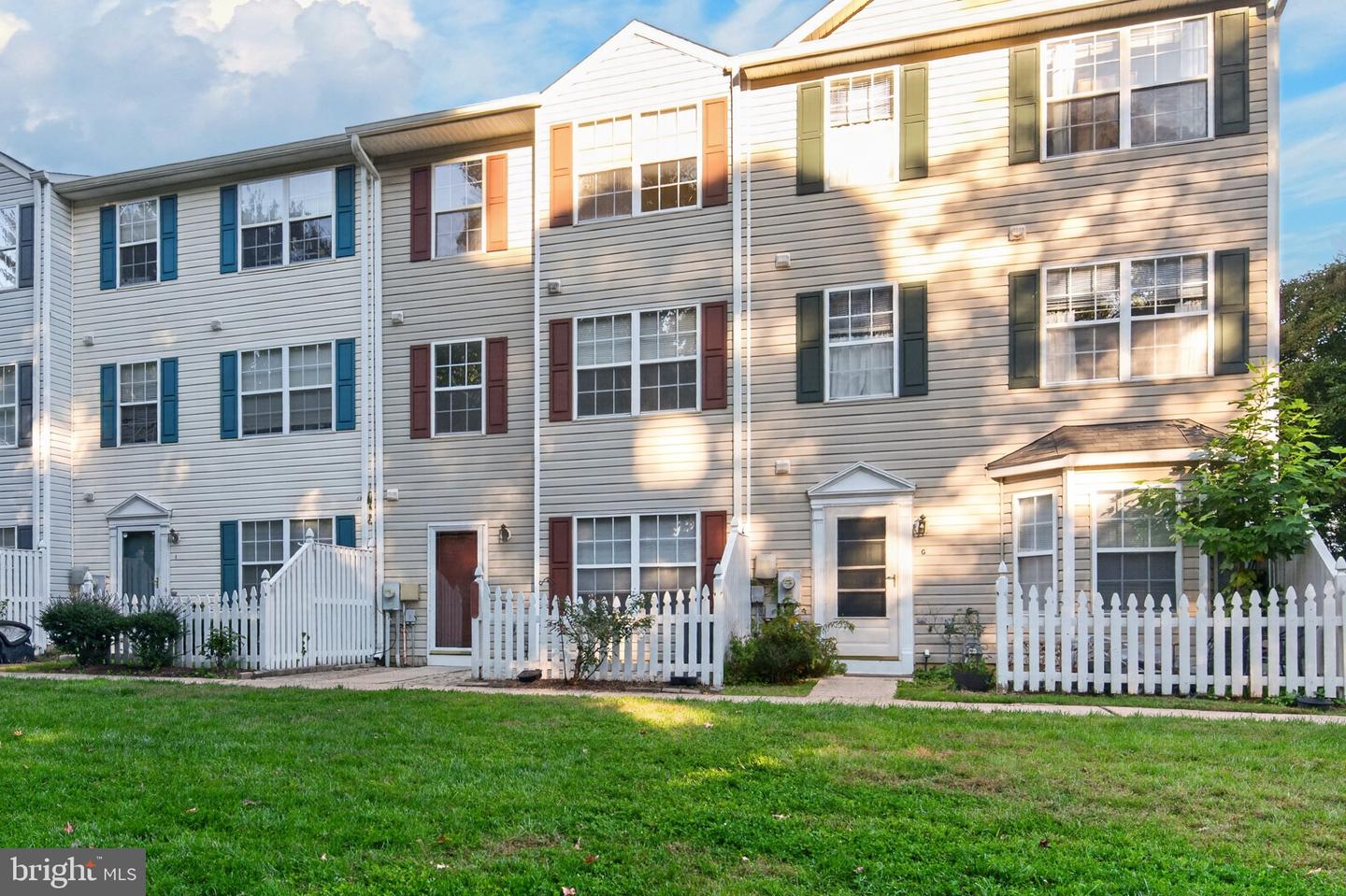 50-H Hearthstone Ct #H — photo