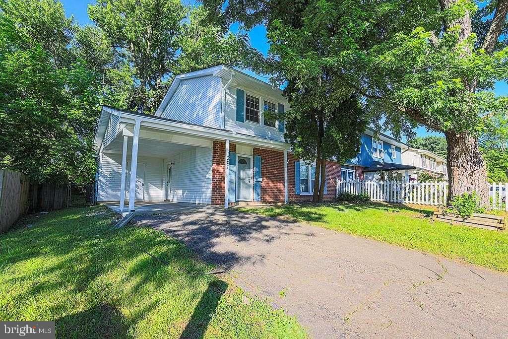 1327 Farrara Dr — photo