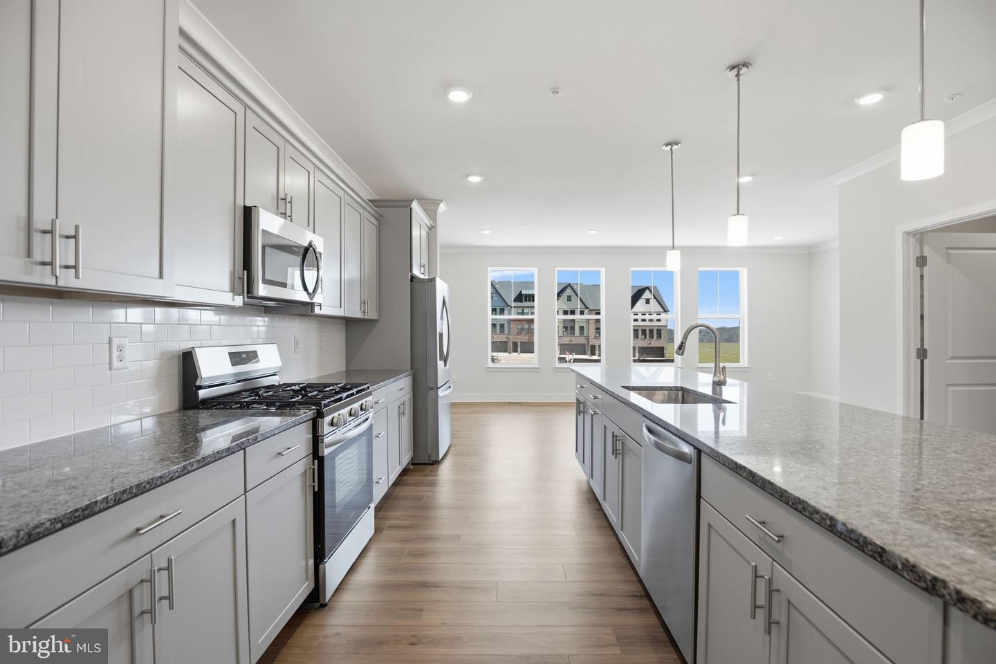 1236 Crested Wood Dr — photo