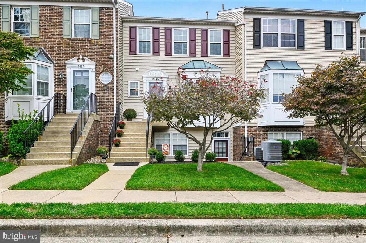 2435 Wentworth Dr — photo