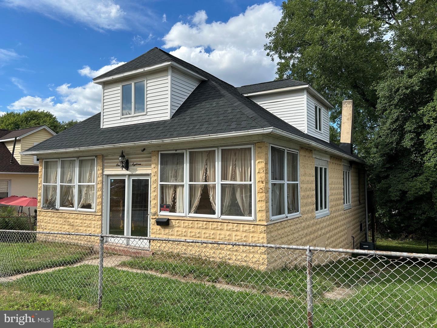 118 W Edgevale Rd — photo