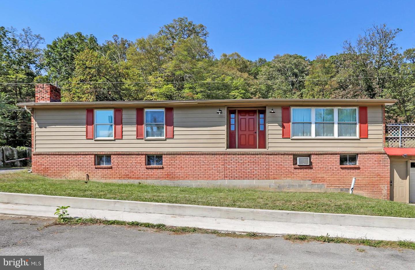 12303 McMullen Hwy SW — photo