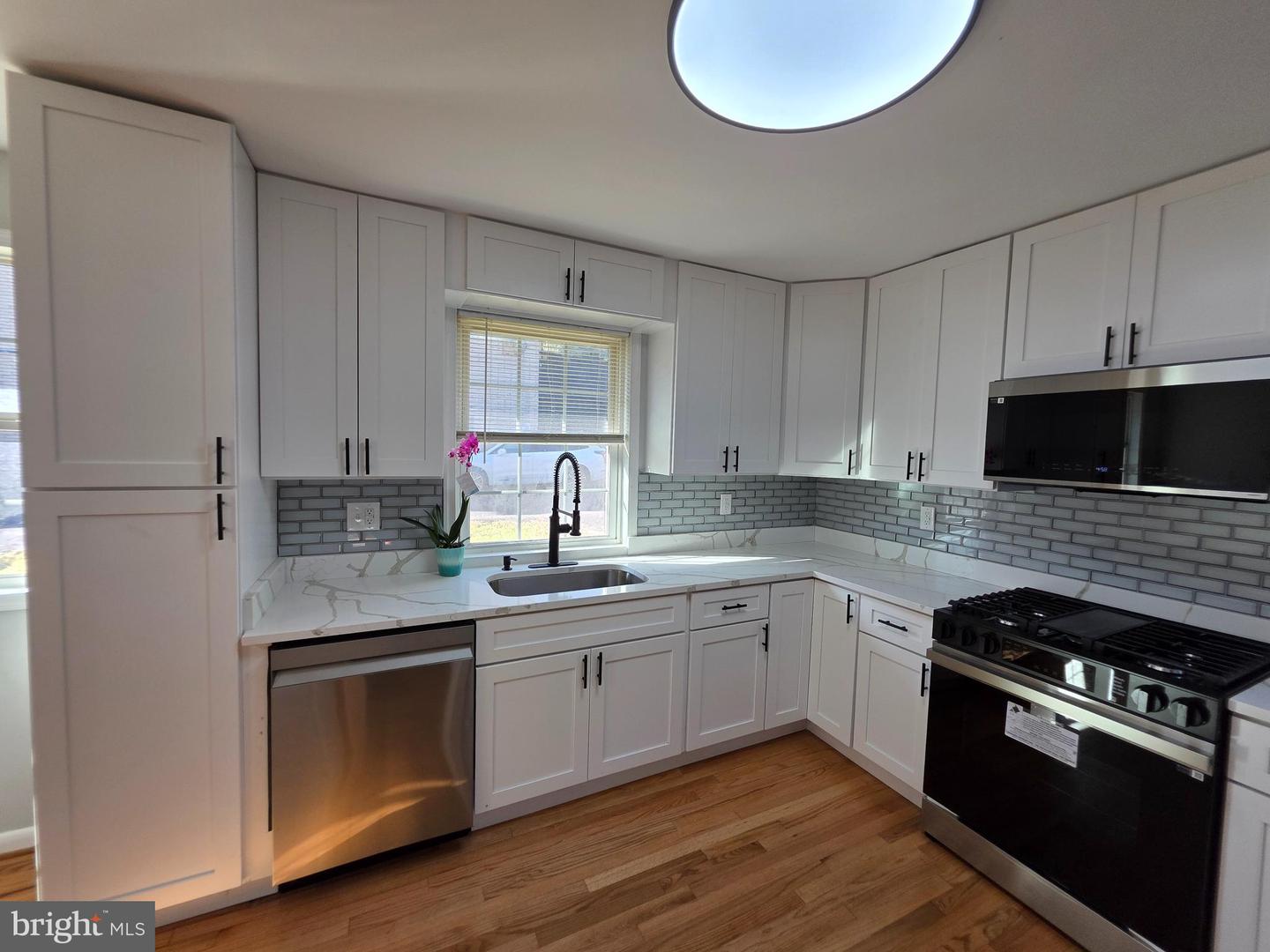 11816 Bedford ##Rear — photo