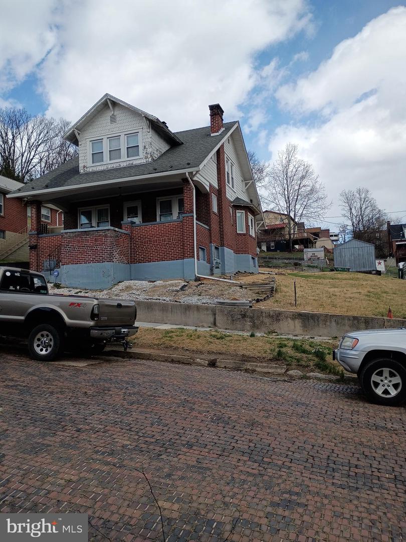 825 Shawnee Ave — photo