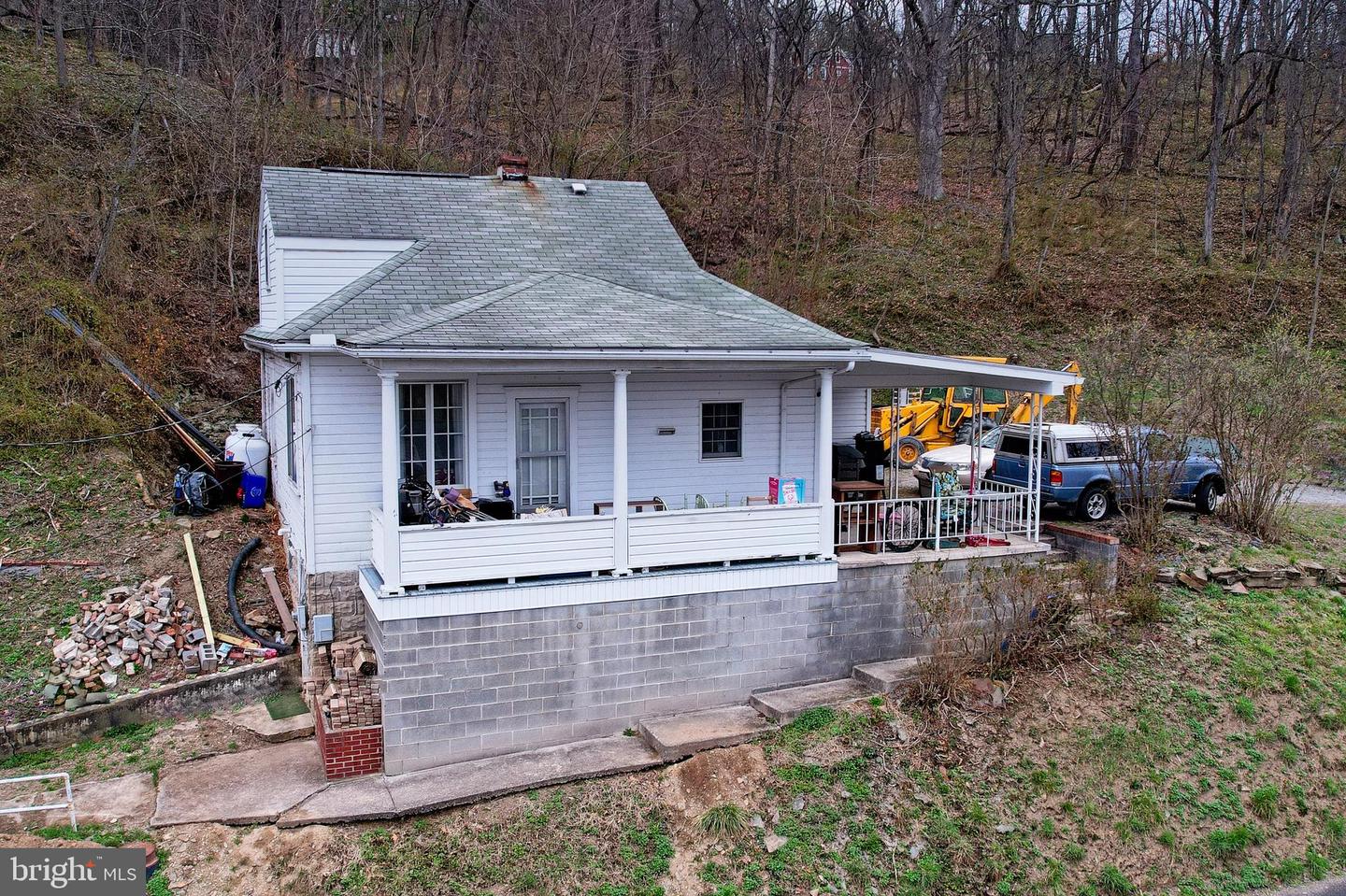 11305 Creek Rd SE — photo