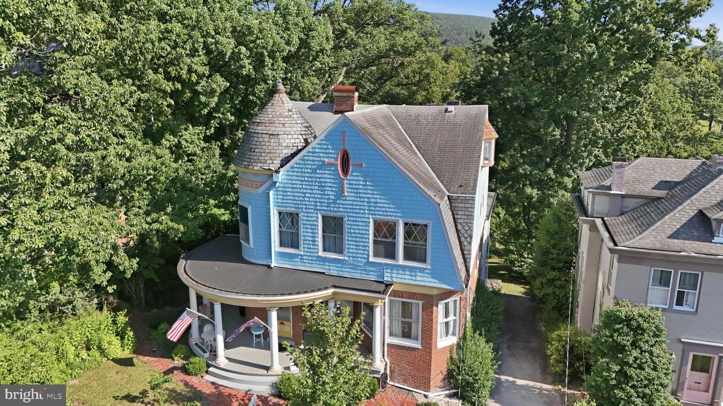 611 Washington St — photo