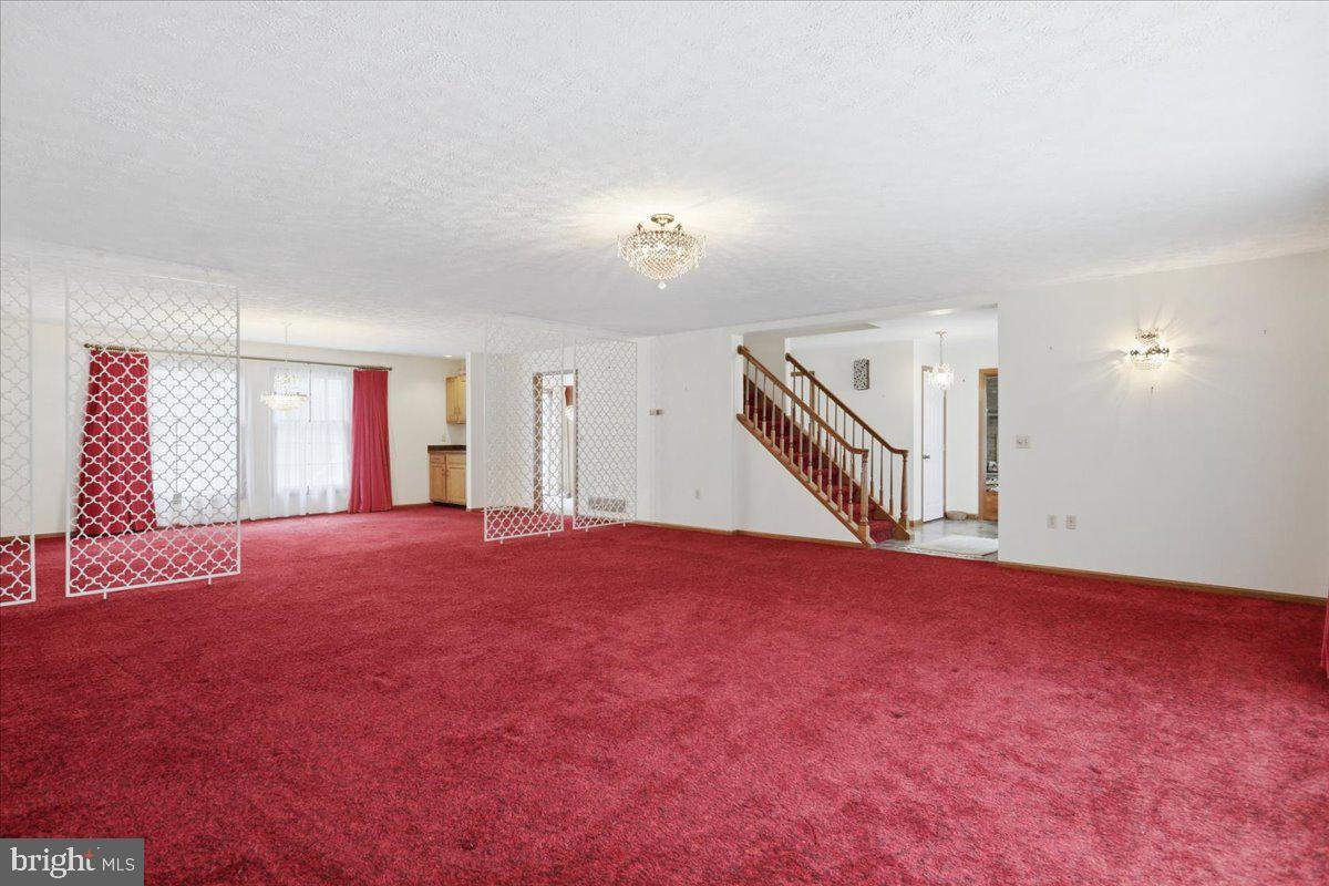 1048 Bishop Walsh Rd — photo
