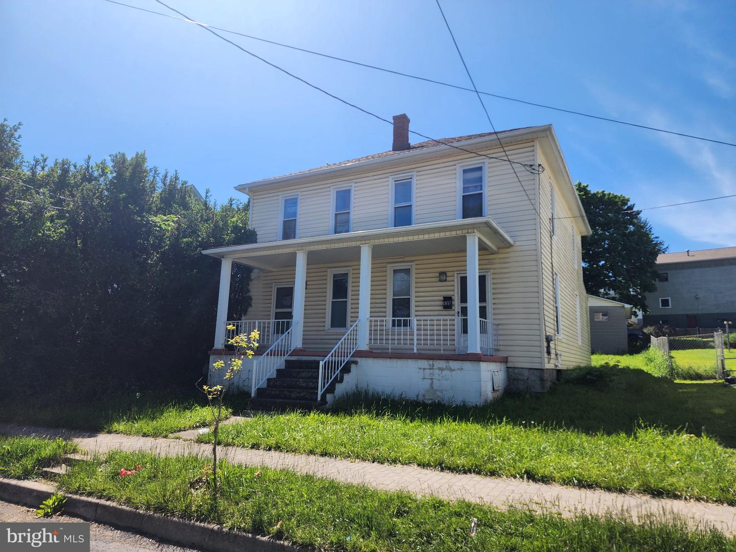 135-137 Center St — photo