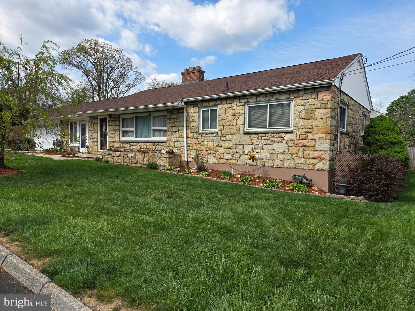 203 Wempe Dr — photo