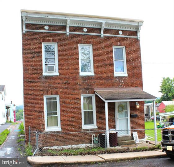 420 Chestnut St — photo