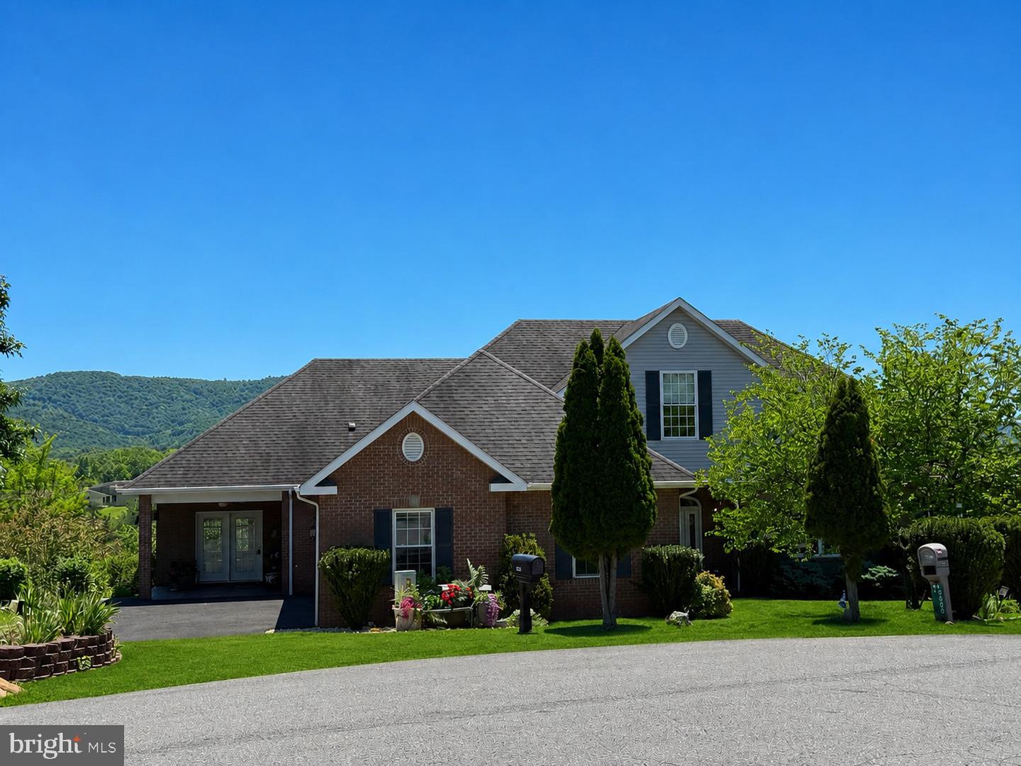 10002 Carrington Ct — photo