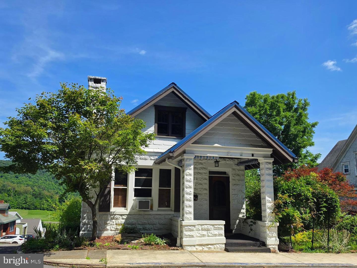 615 Piedmont Ave — photo
