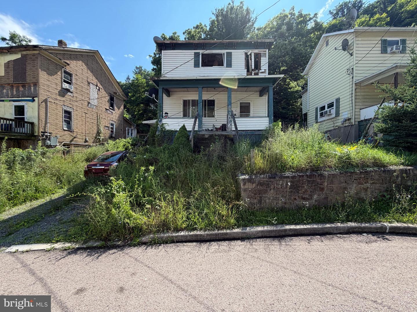 87 Douglas Ave — photo
