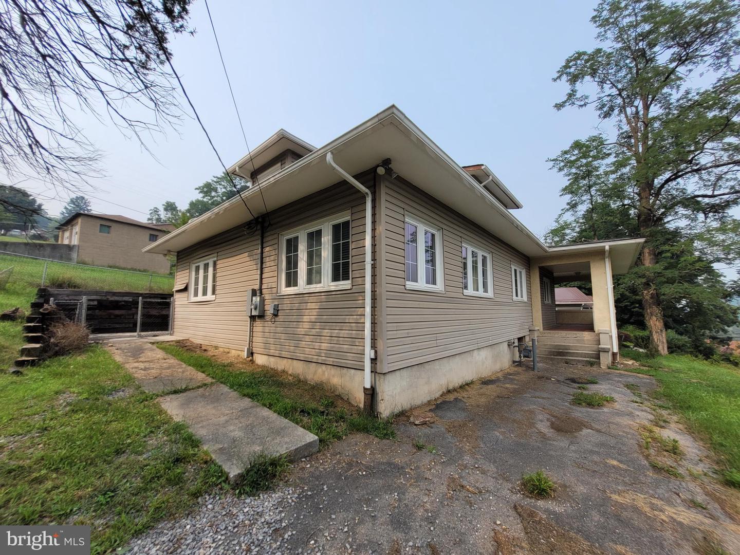 885 Braddock Rd — photo
