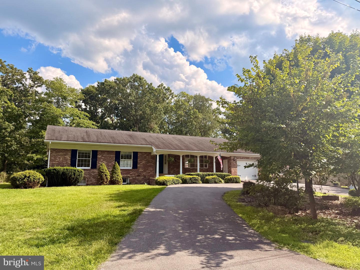 9 Forest Dr — photo