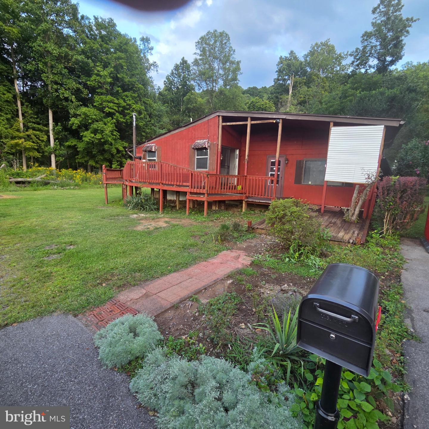 122 Mustaphal Dr — photo