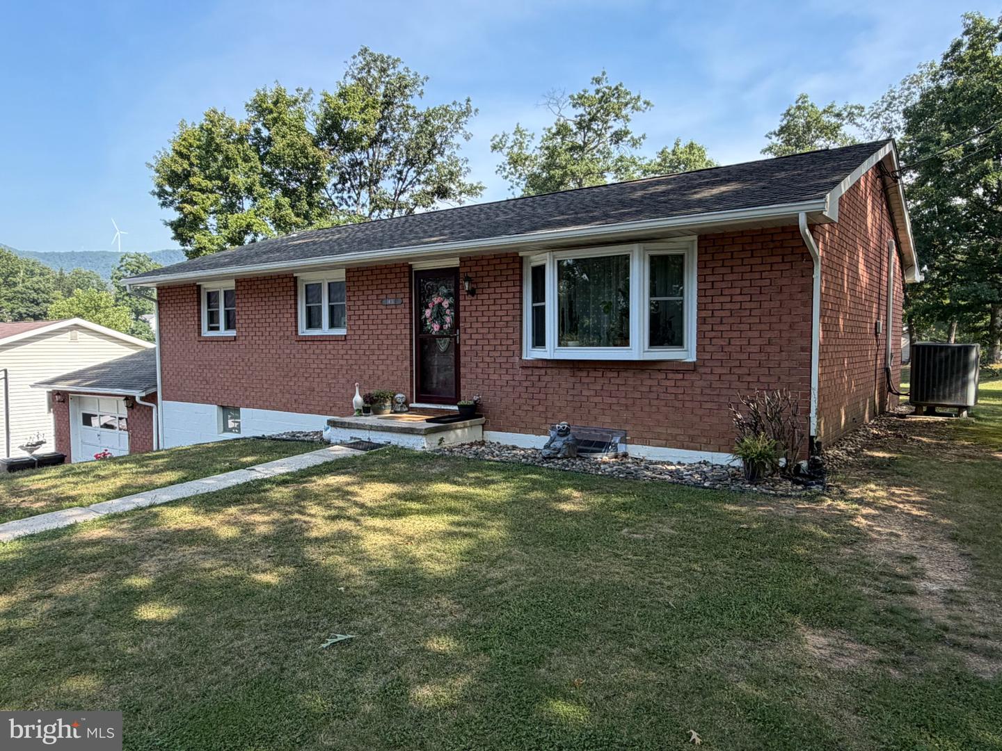 14111 Royal Oak Dr SW — photo