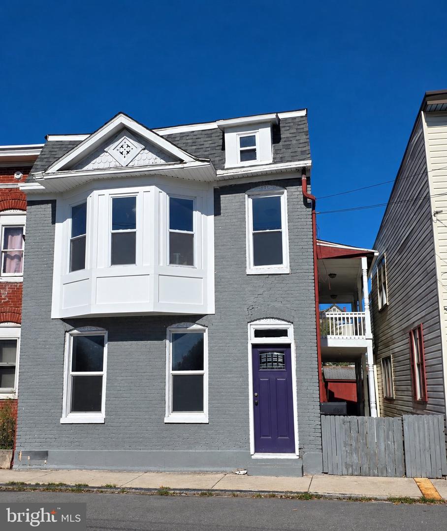 521 Henderson Ave — photo