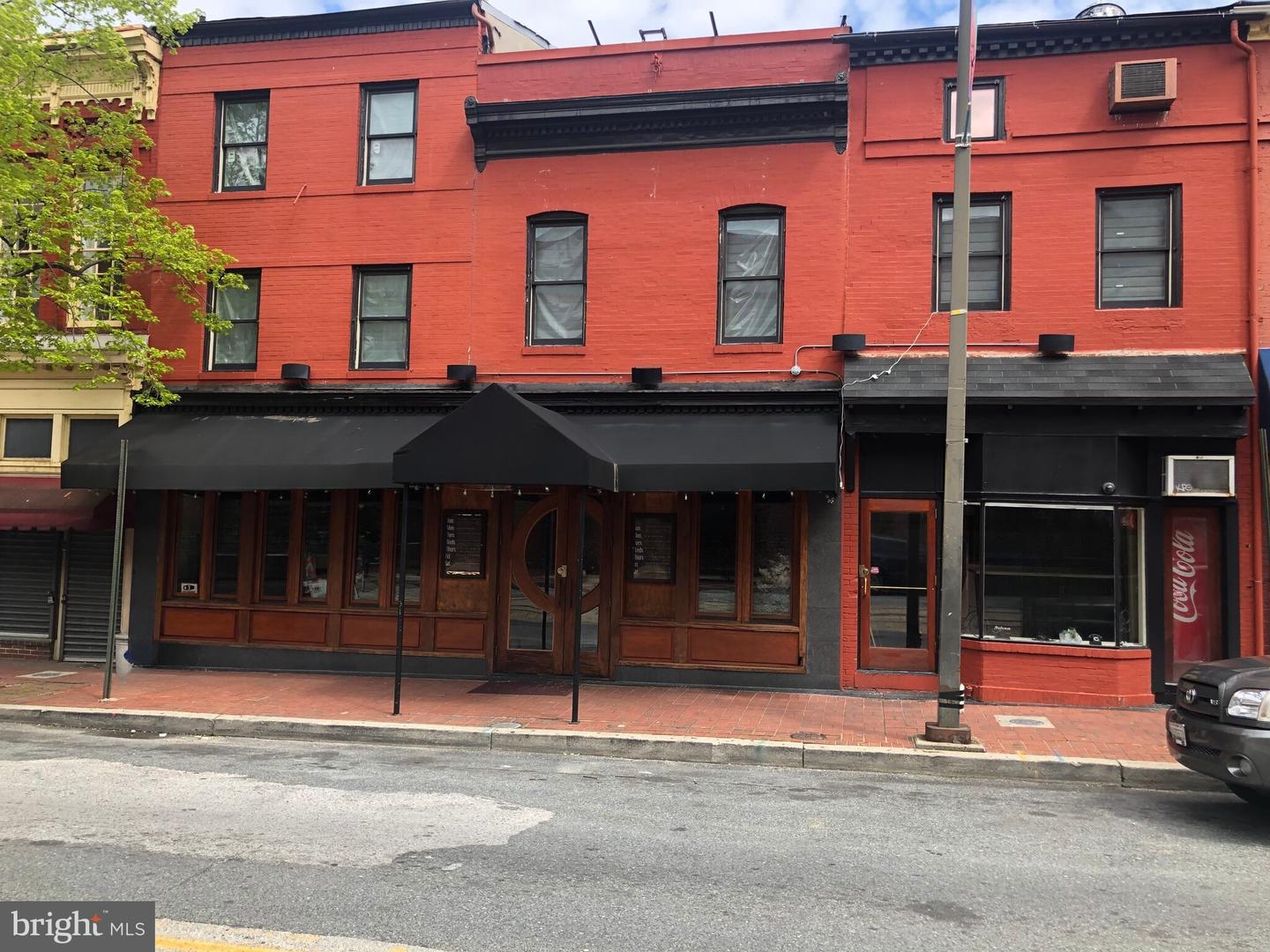 885 N Howard St — photo