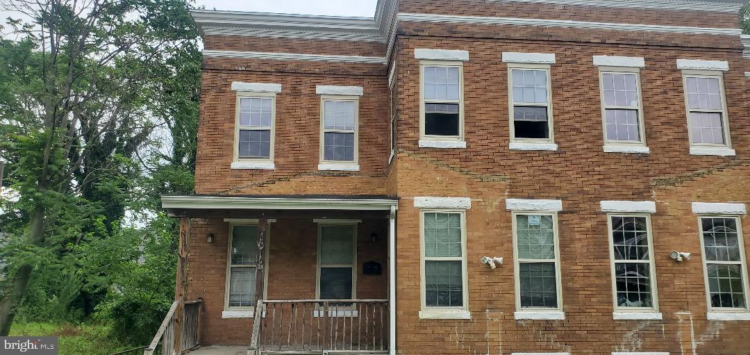 1015 Poplar Grove St — photo